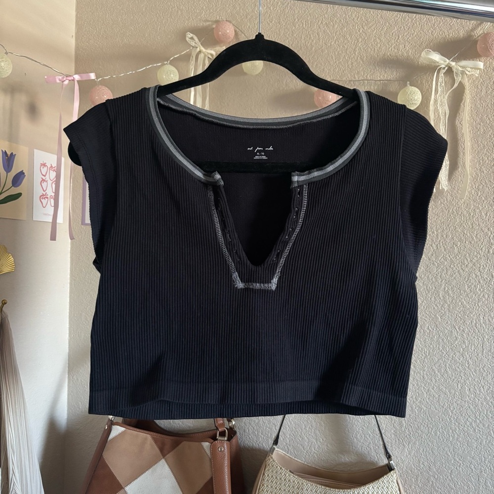 ୨୧ ･ﾟ✧ Urban Outfitters Black Seamless Crop Top - Picture 3 of 6